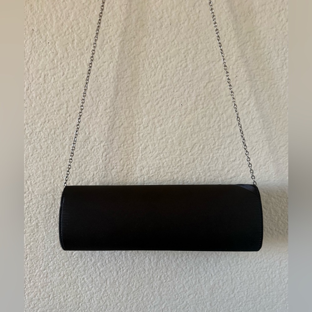 Chic Black Floral Clutch W/ Crossbody Chain - Picture 3 of 4